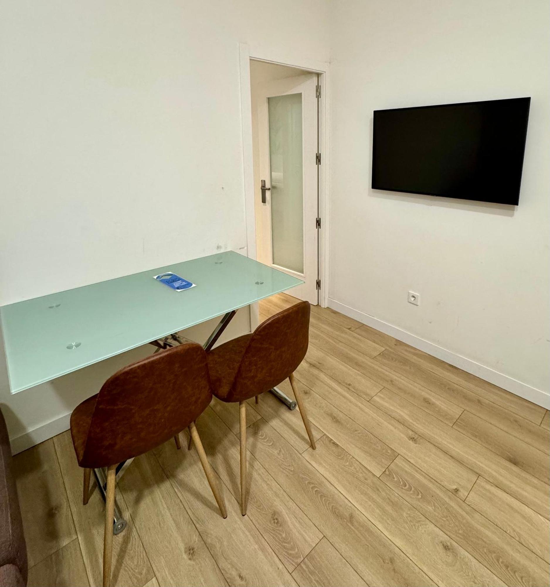 Apartamentos Apolo Madrid Exteriör bild
