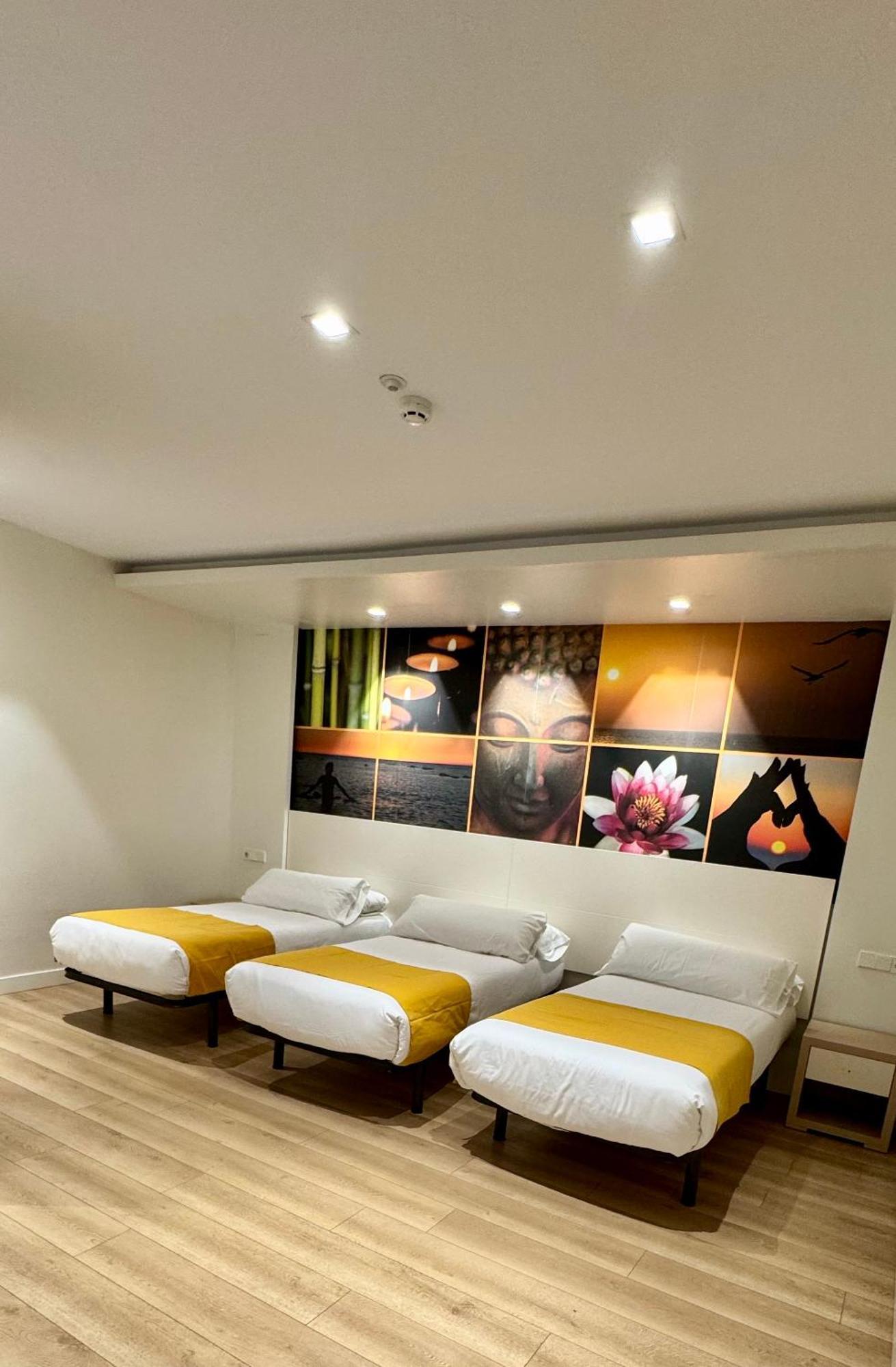 Apartamentos Apolo Madrid Exteriör bild