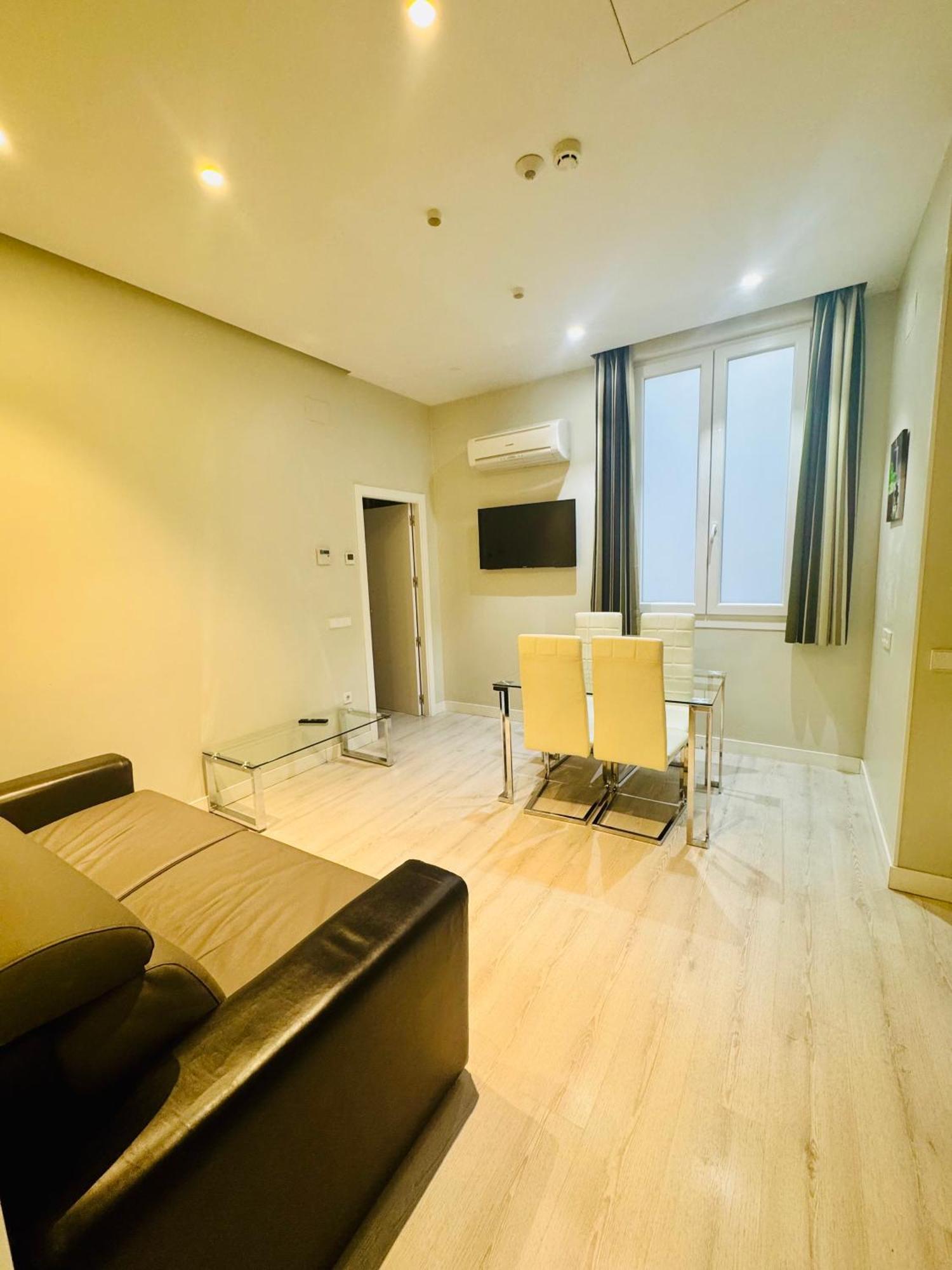 Apartamentos Apolo Madrid Exteriör bild