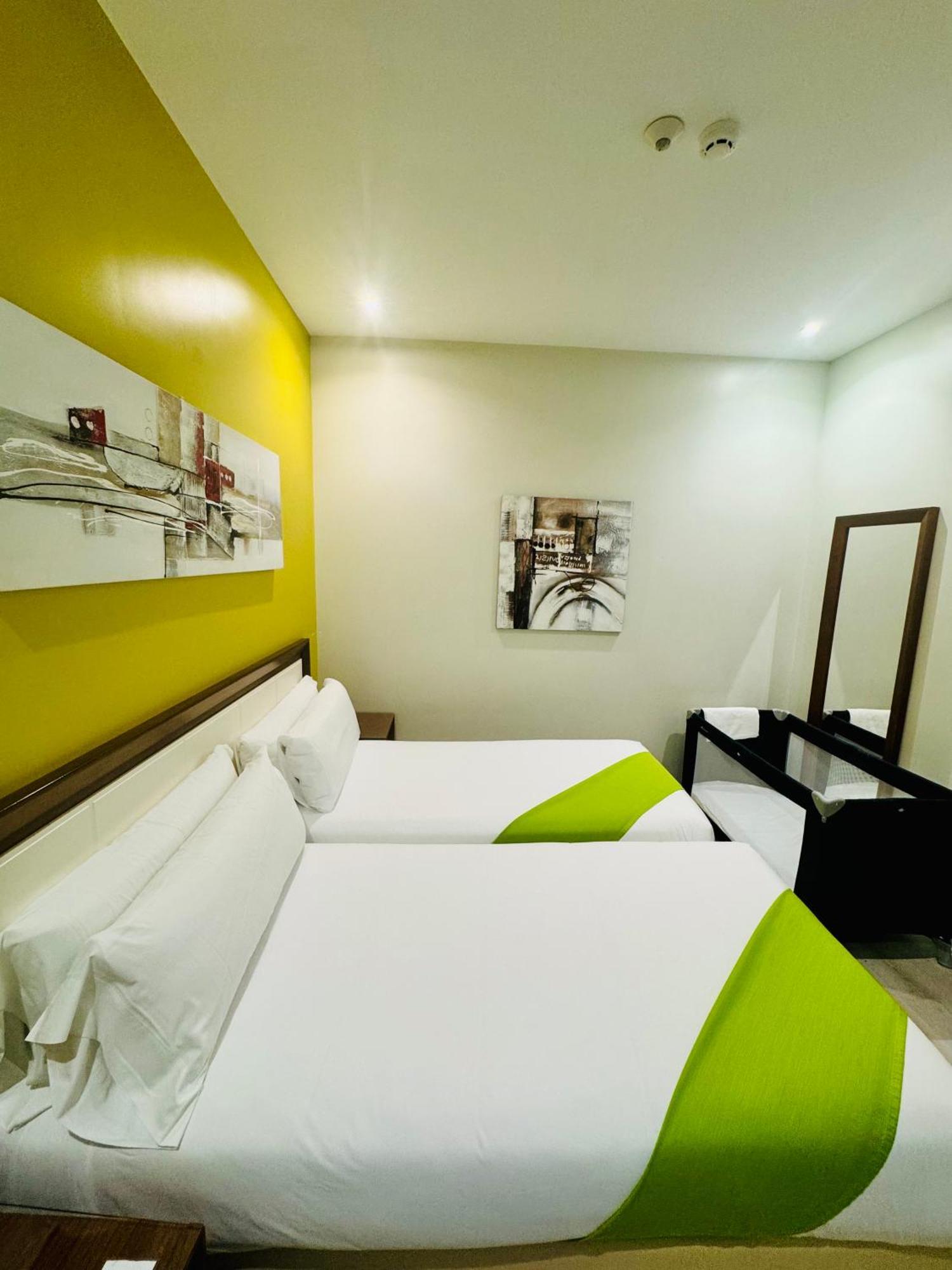 Apartamentos Apolo Madrid Exteriör bild