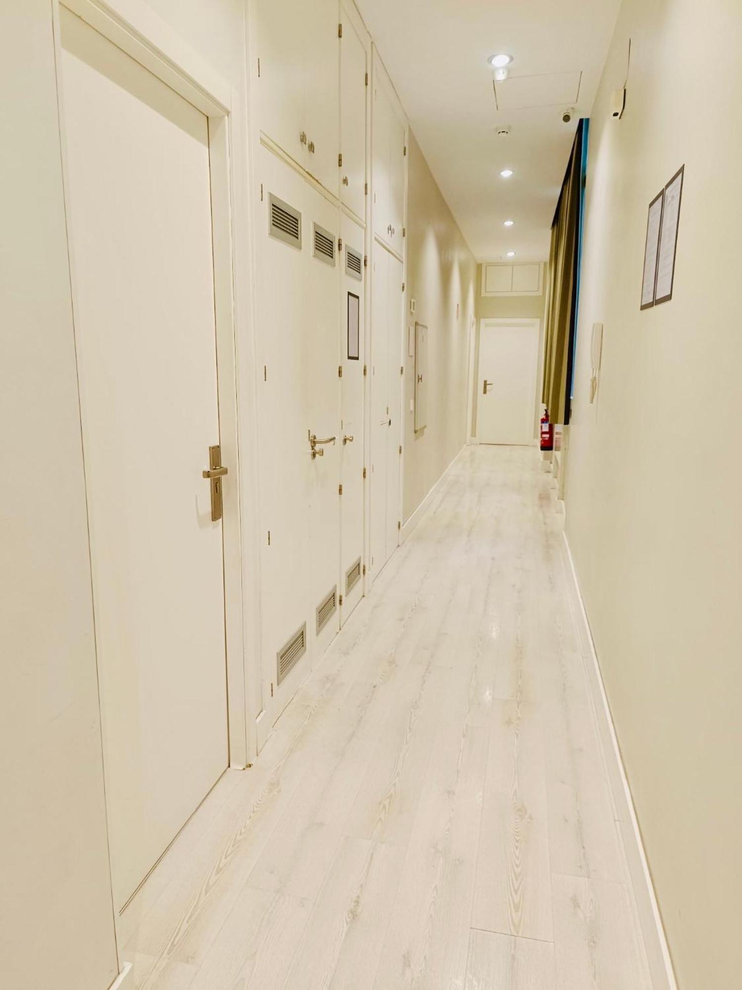 Apartamentos Apolo Madrid Exteriör bild