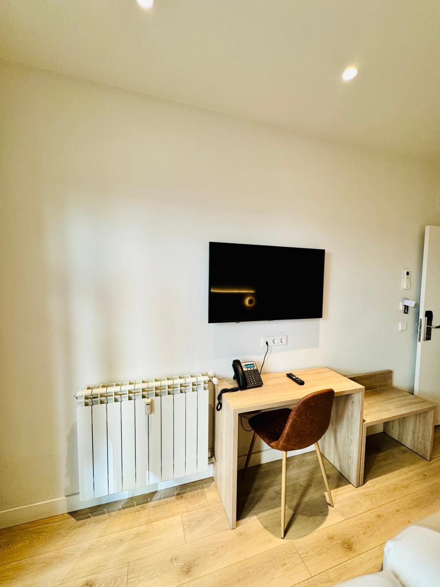 Apartamentos Apolo Madrid Exteriör bild