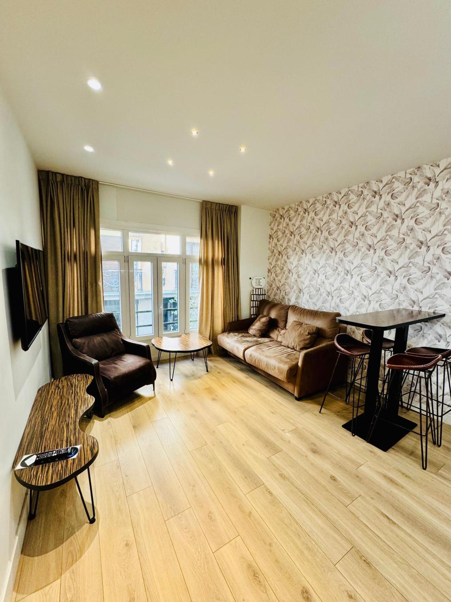 Apartamentos Apolo Madrid Exteriör bild
