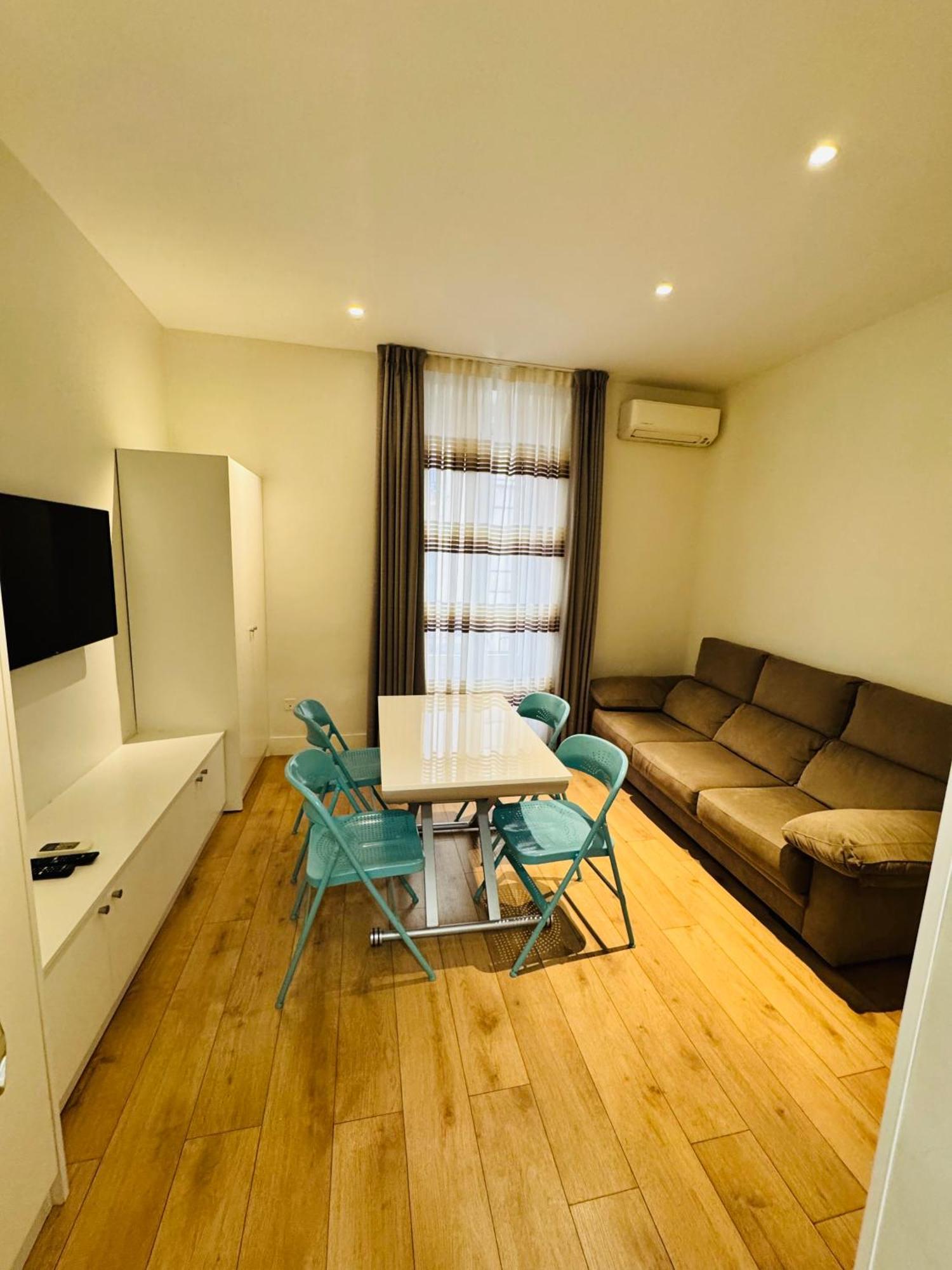 Apartamentos Apolo Madrid Exteriör bild