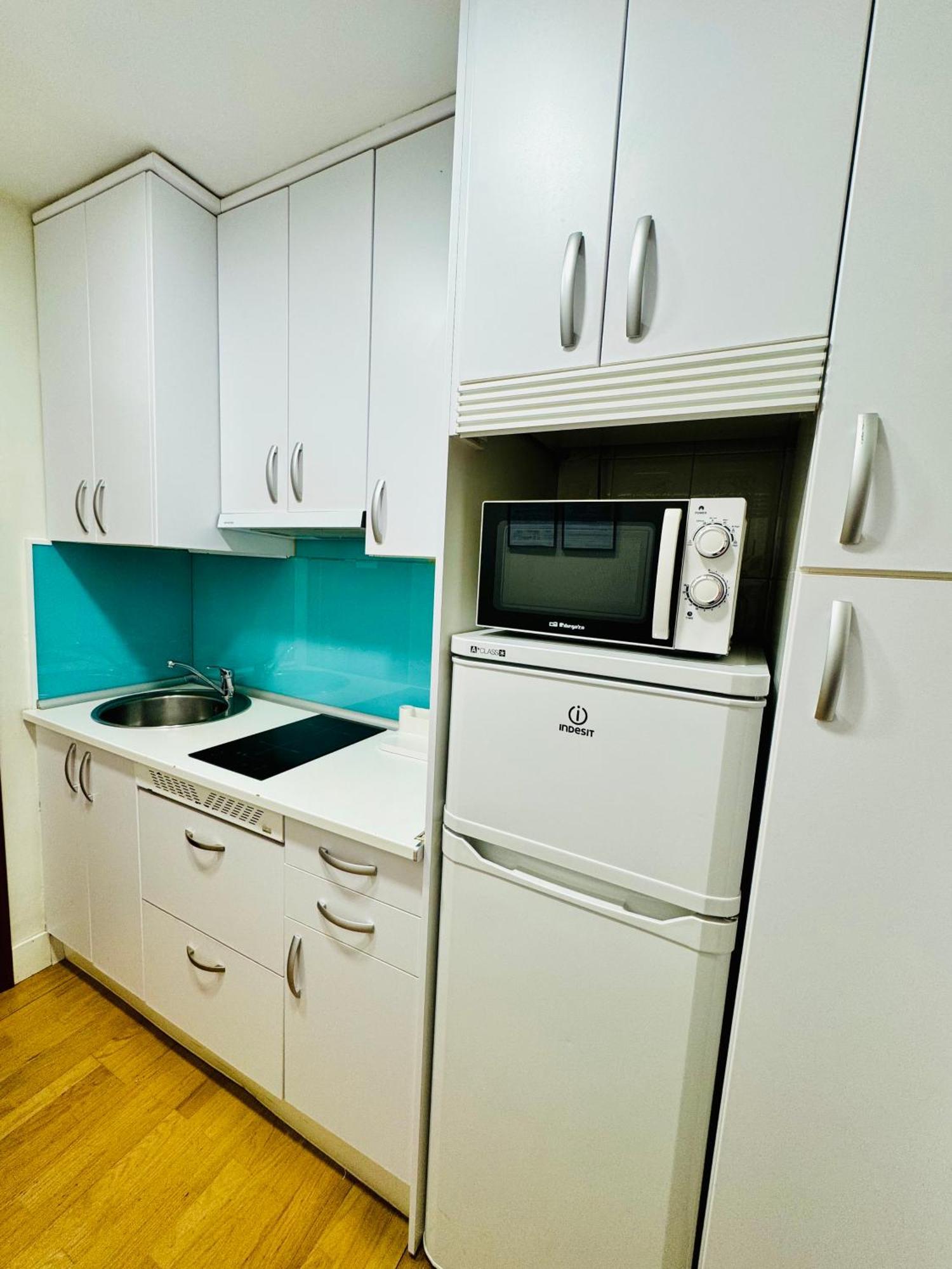 Apartamentos Apolo Madrid Exteriör bild