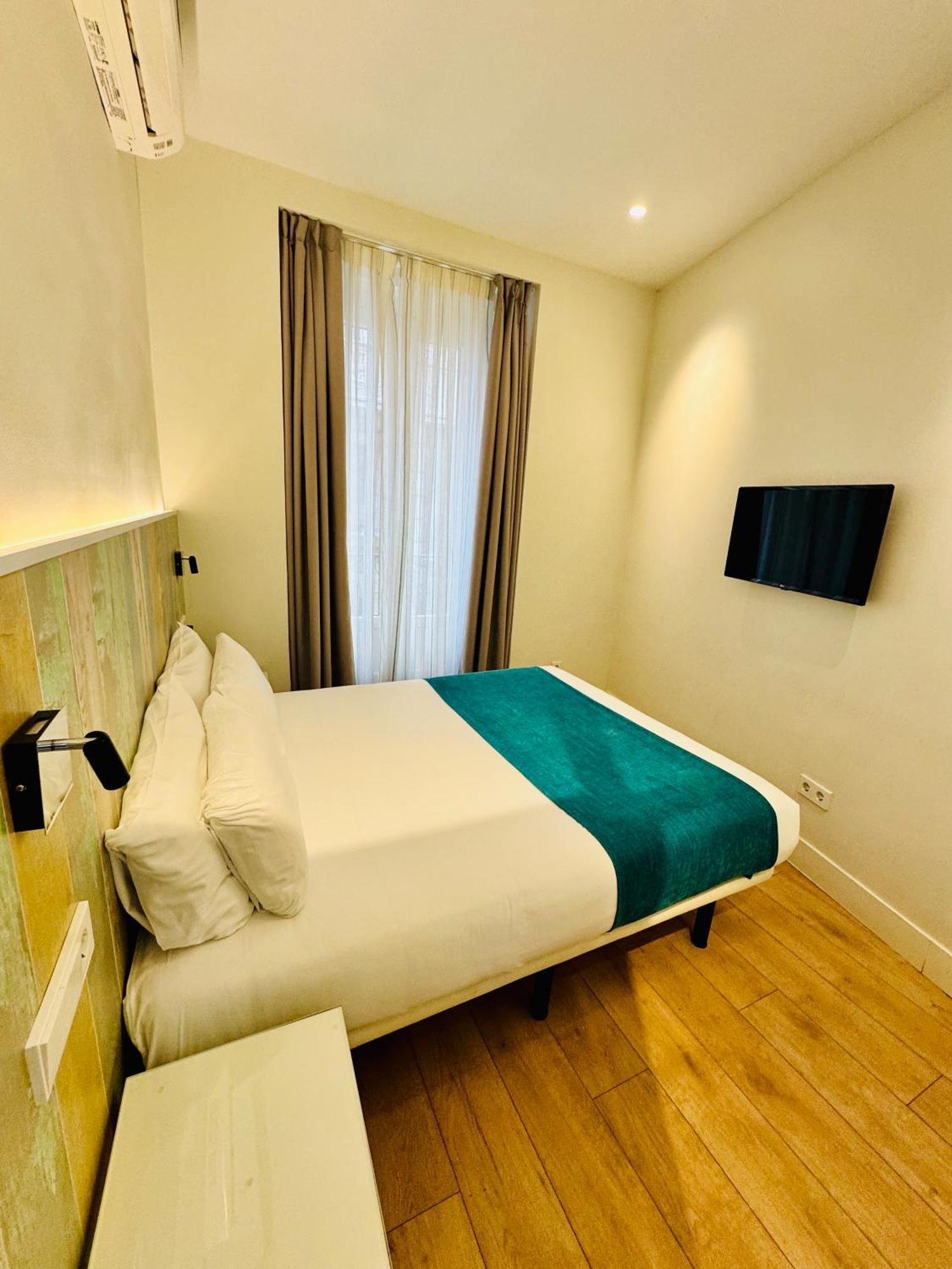Apartamentos Apolo Madrid Exteriör bild